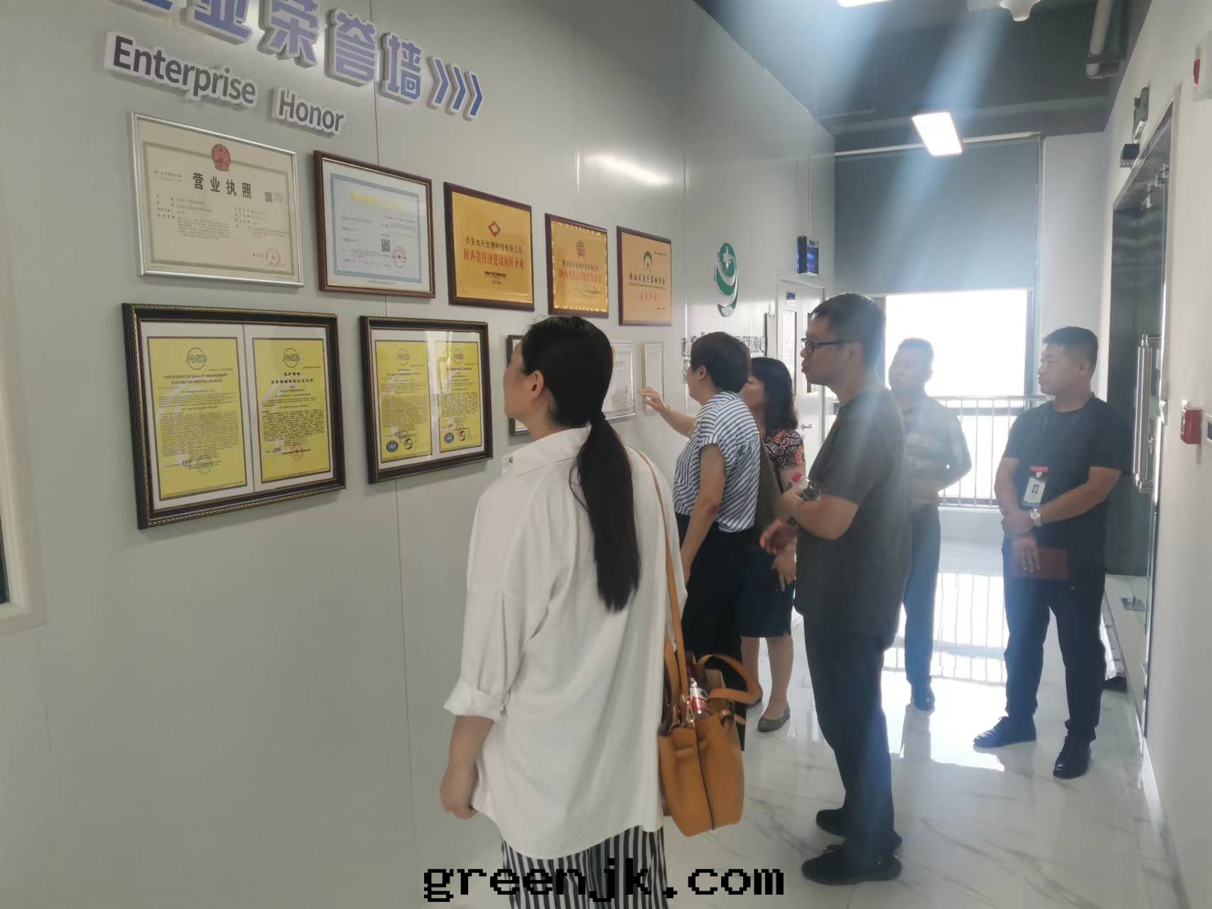 爱(ài)康集团来(lái)訪参觀，了(le)解良升(shēng)生(shēng)物(wù)